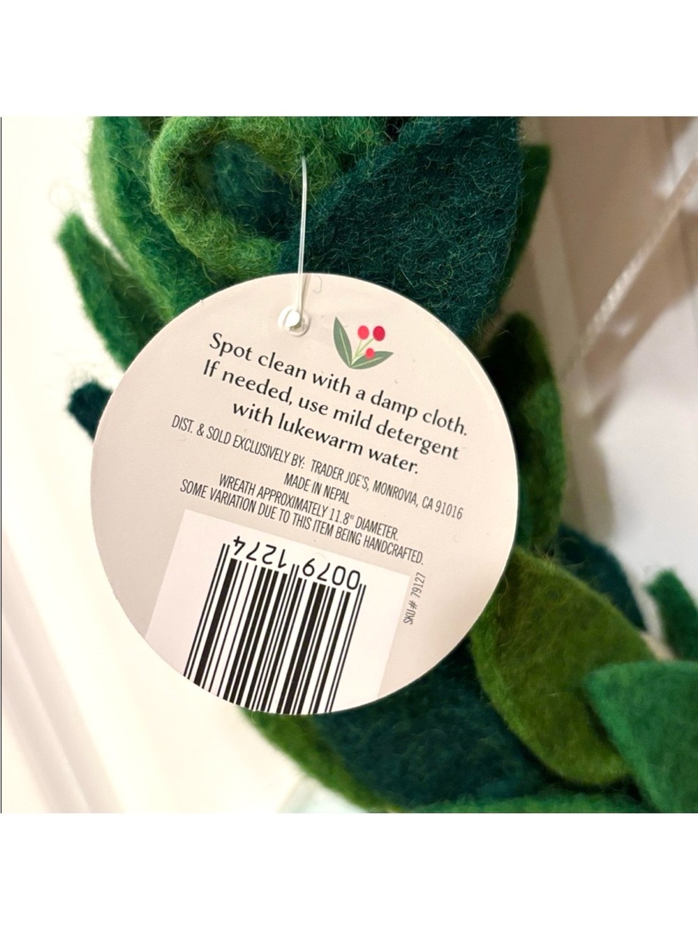 🎄 Trader Joe’s Crafted Felted Wool Christmas Wreath Made in Nepal 🎄 - Picture 5 of 7